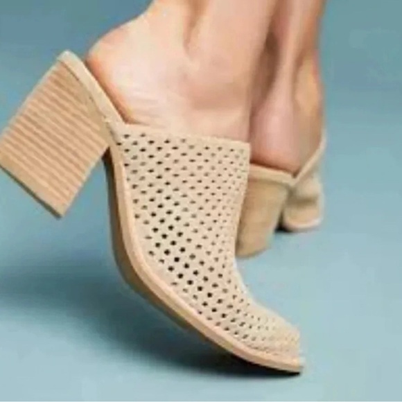 Jeffrey Campbell Favela Perforated Suede Mules Size 8.5 Preowned - Picture 2 of 10